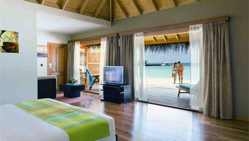Jacuzzi Beach Villa at Veligandu Island Resort