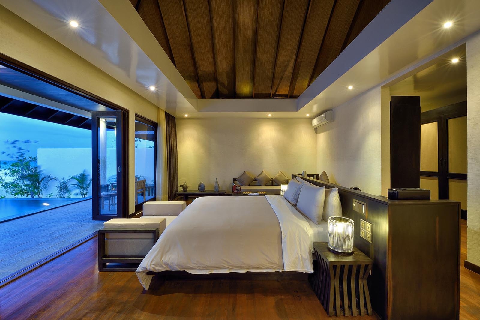 Sunset Beach Villa with  Pool