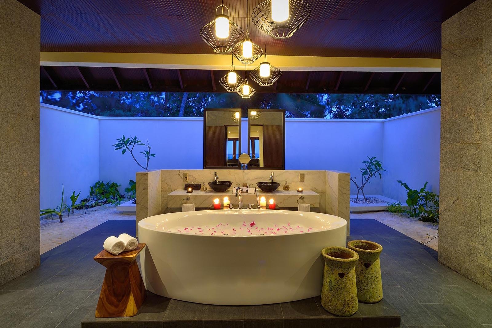 Sunset Beach Villa with  Pool