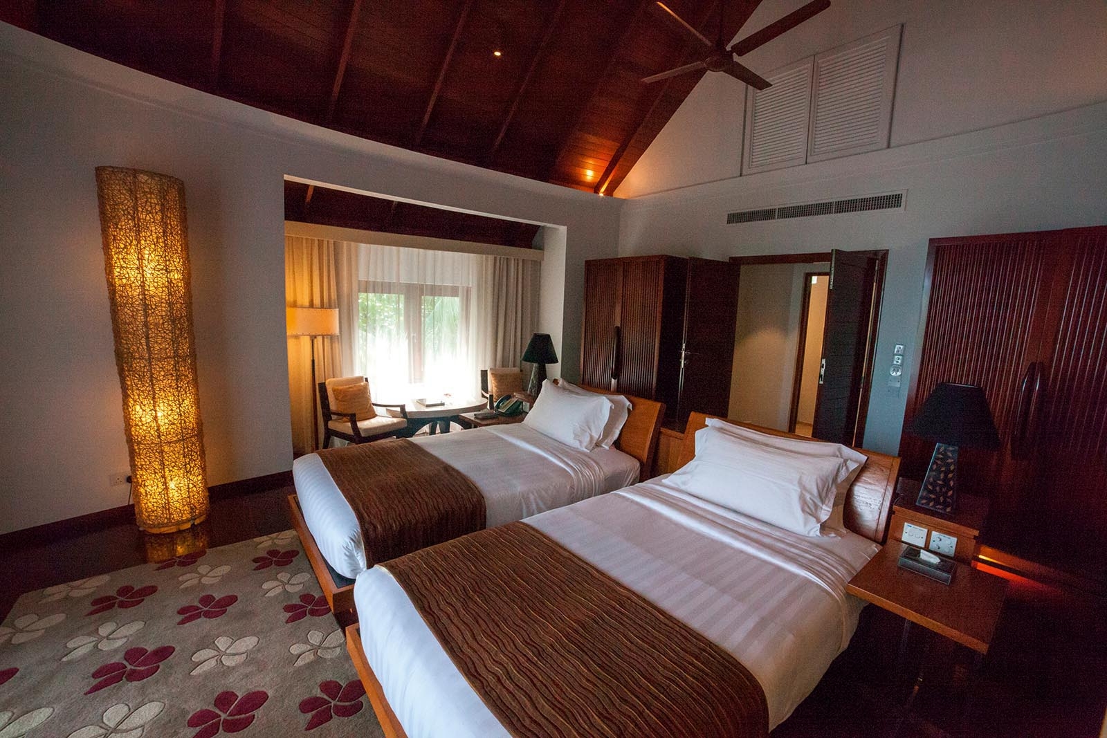 Double Storey Beach Villa with Pool