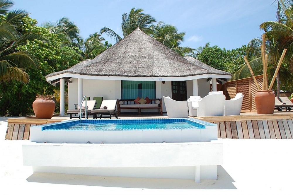TWO BEDROOM BEACH SUITE WITH POOL
