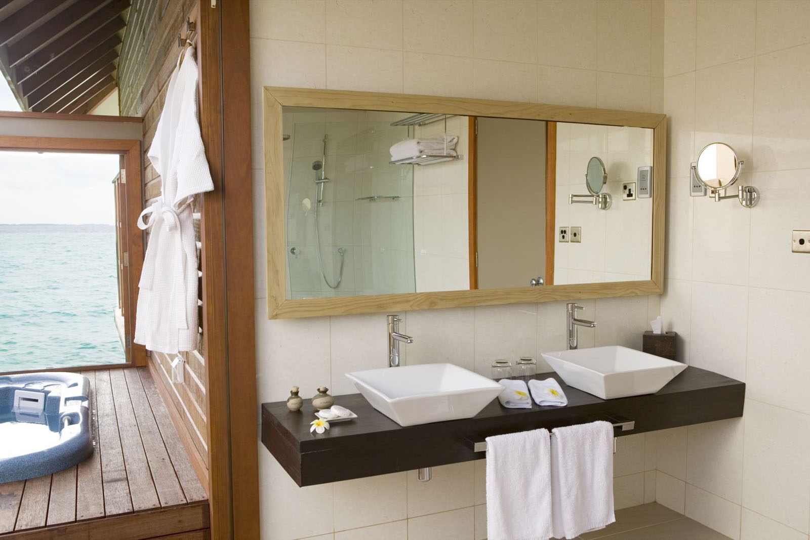 Jacuzzi Water Villa