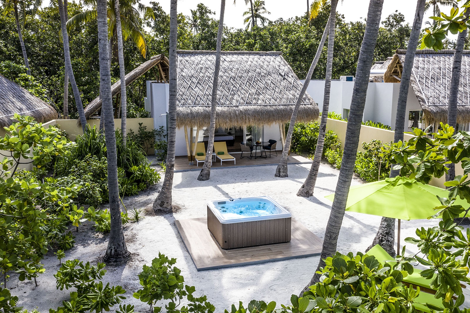 Jacuzzi Beach Villa