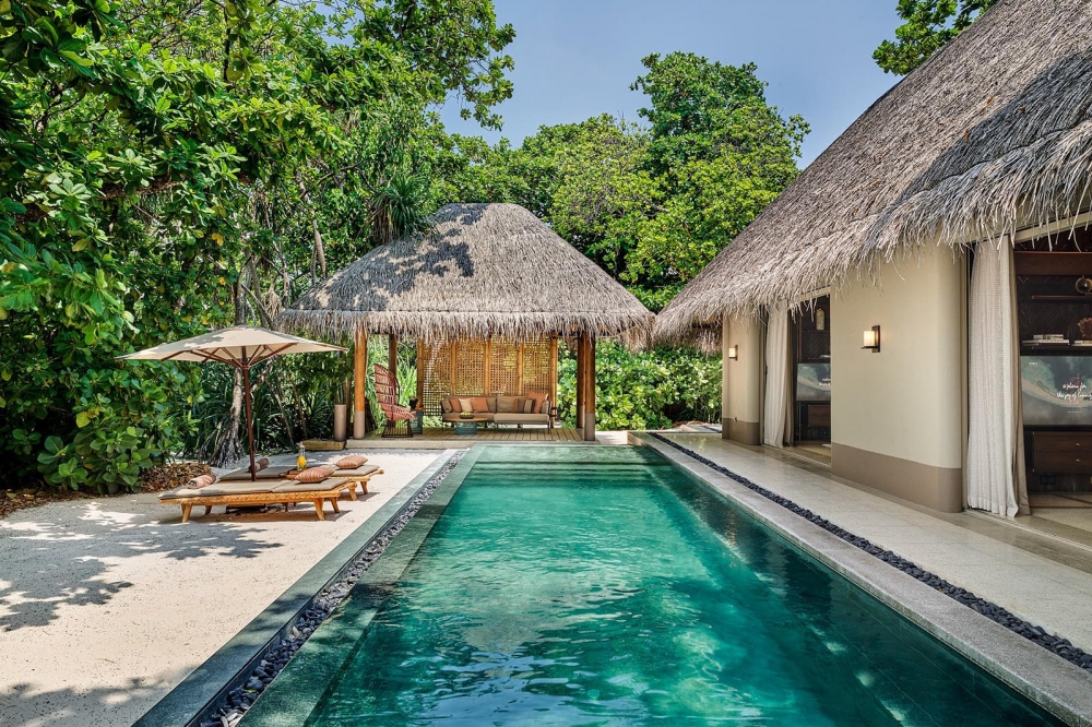 Luxury Beach Villa with Pool