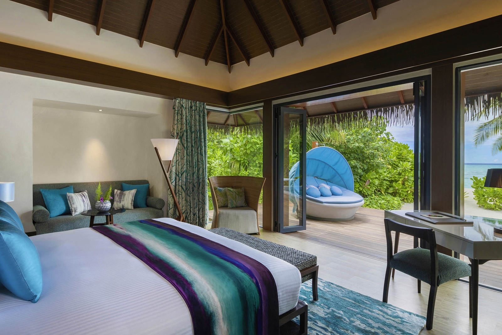 Family Beach Pool Villa