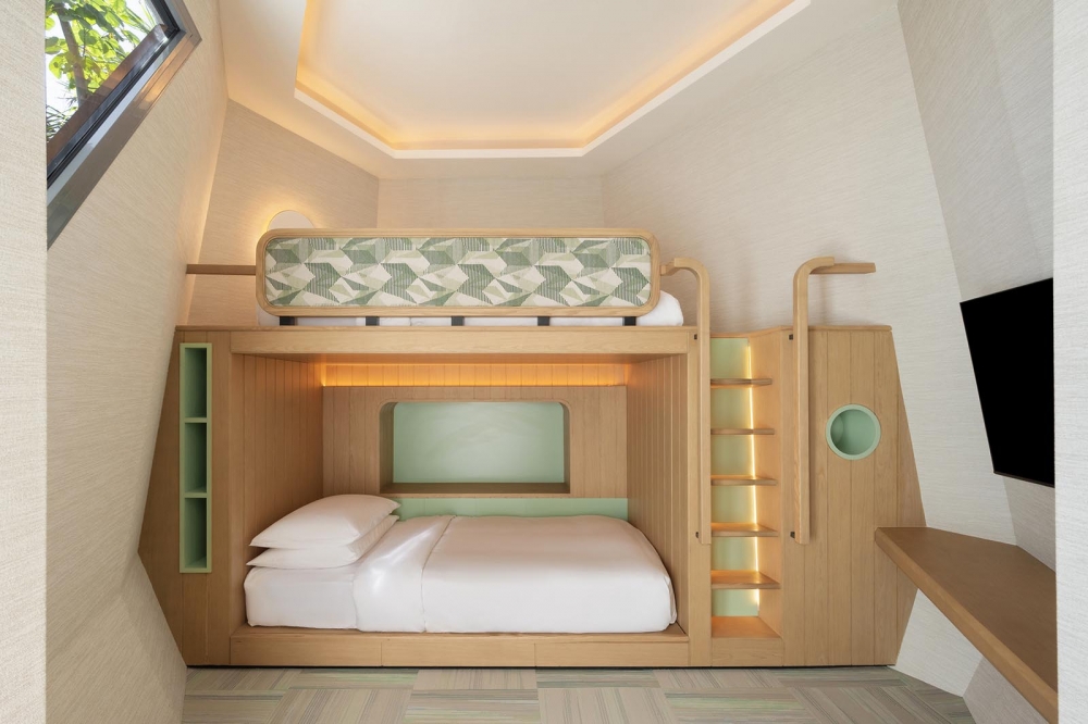 FAMILY BEACH POOL VILLA WITH CAPSULE